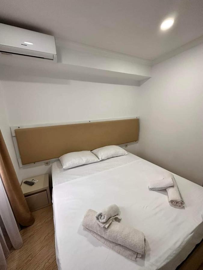 Femi Ji Hotel Batoemi Buitenkant foto